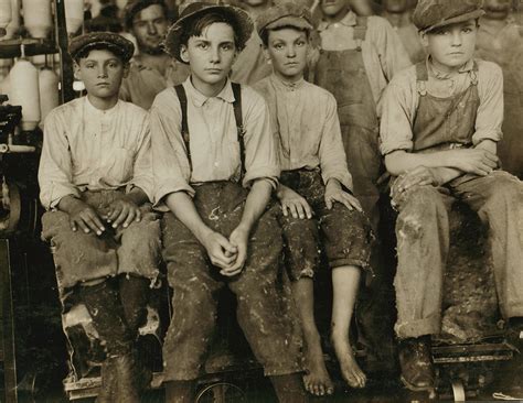 Iowa governor signs bill loosening child labor laws